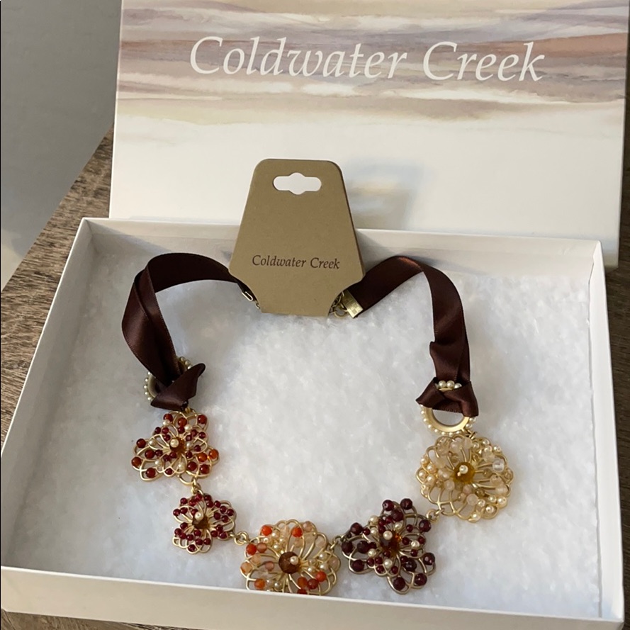 Nib Cc Limited Style Retired Beautiful Flower Bib Necklace 27$